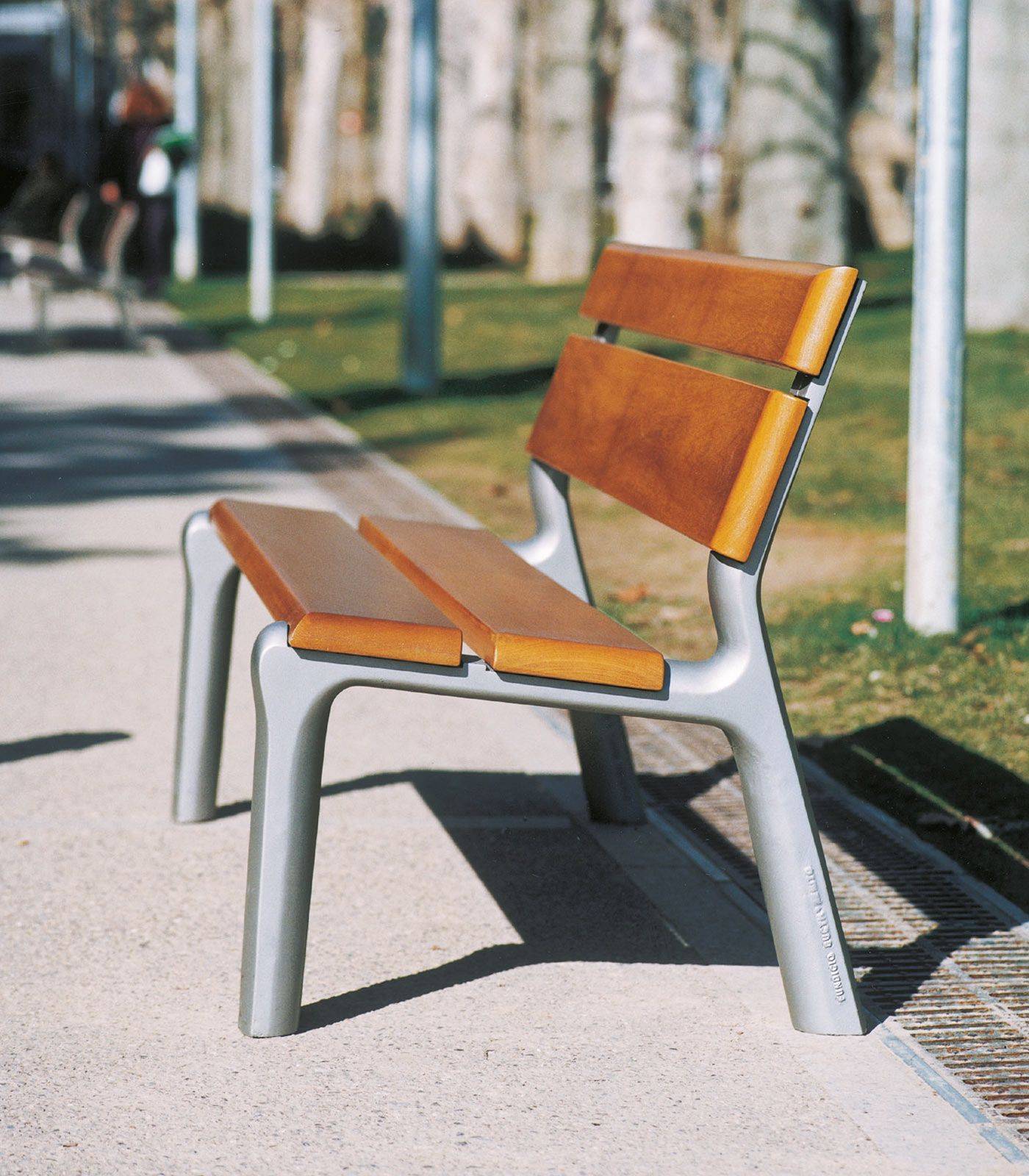 Banc public Delta XXI UM363W - robuste avec piètement en fonte ductile, traitement Ferrus et lattes en bois tropical_3