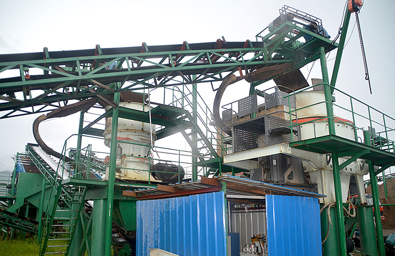 Concasseur hydraulique série HST adapté aux minerais métalliques