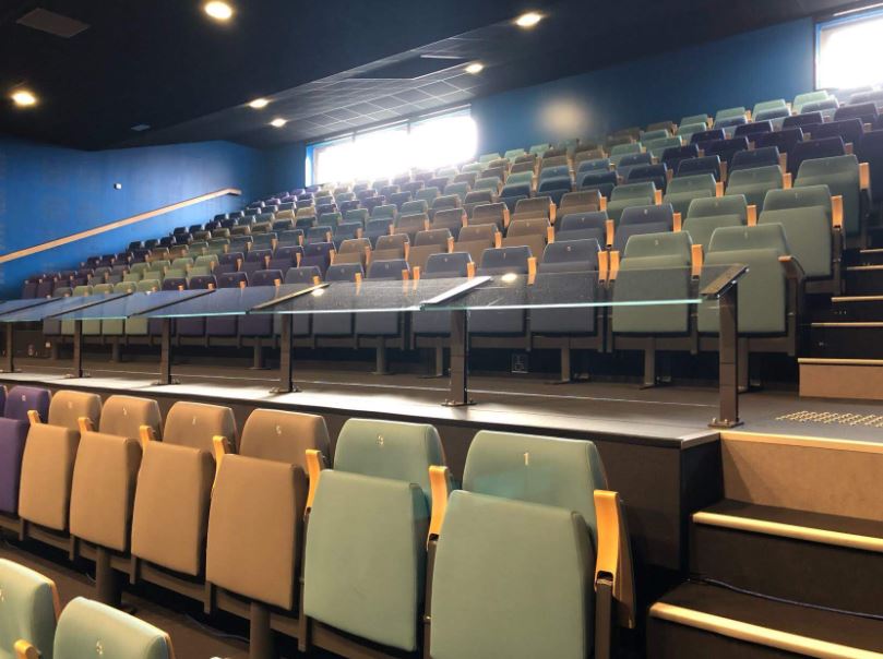 Tribunes fixes  parfaits aux bâtiments existants ou en construction_3