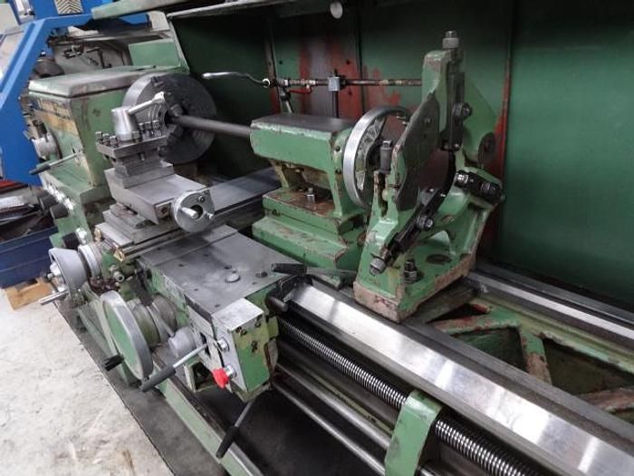 Tour parallèle avec chariot diamètre 310 mm modèle Cholet 550