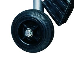 Plateforme de travail sécurisée avec marches robustes et chaînettes