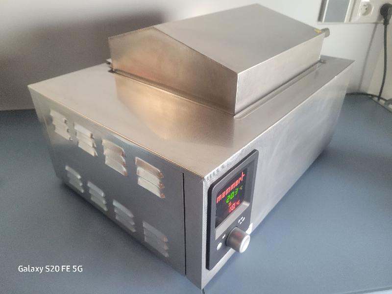 Bain-marie de laboratoire MEMMERT WNE 14_3