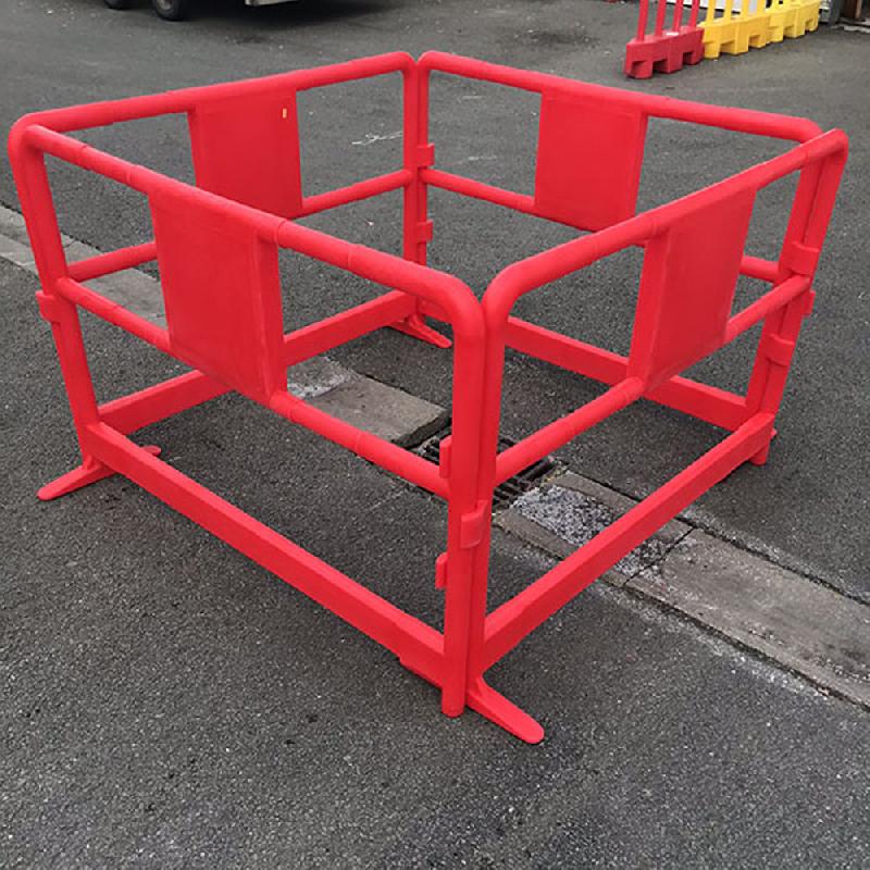 Barrière de chantier en polyéthylène rotomoulé - rouge - 150 cm x 100 cm x 40 cm - PLAST'UP ROTOMOULAGE_3