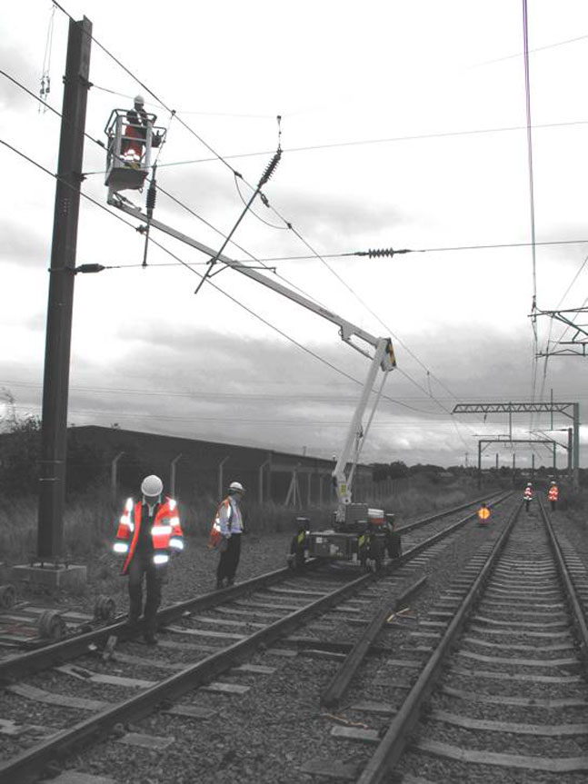 Engins pour infrastructure ferroviaire - nacelles élévatrices - hauteur de travail 12m - bi-énergie essence/diesel_3