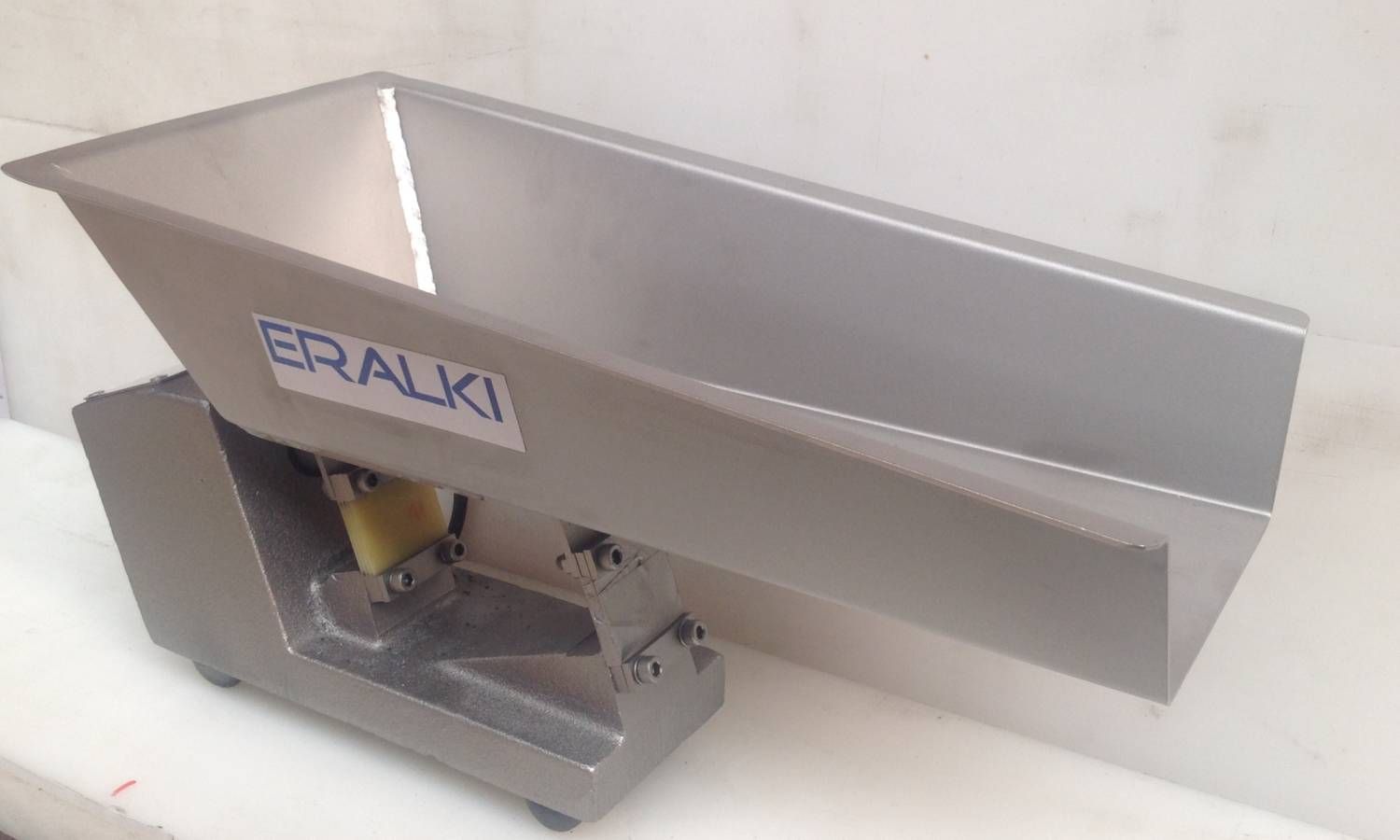 Séries EPA et EMA - Alimentateurs vibrants électromagnétiques - Eralki Engineering SL - Faible débit et alimentation fiable_3