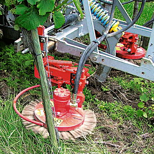 Outil INTERPLANET pour broyage d’herbe au pied des vignes