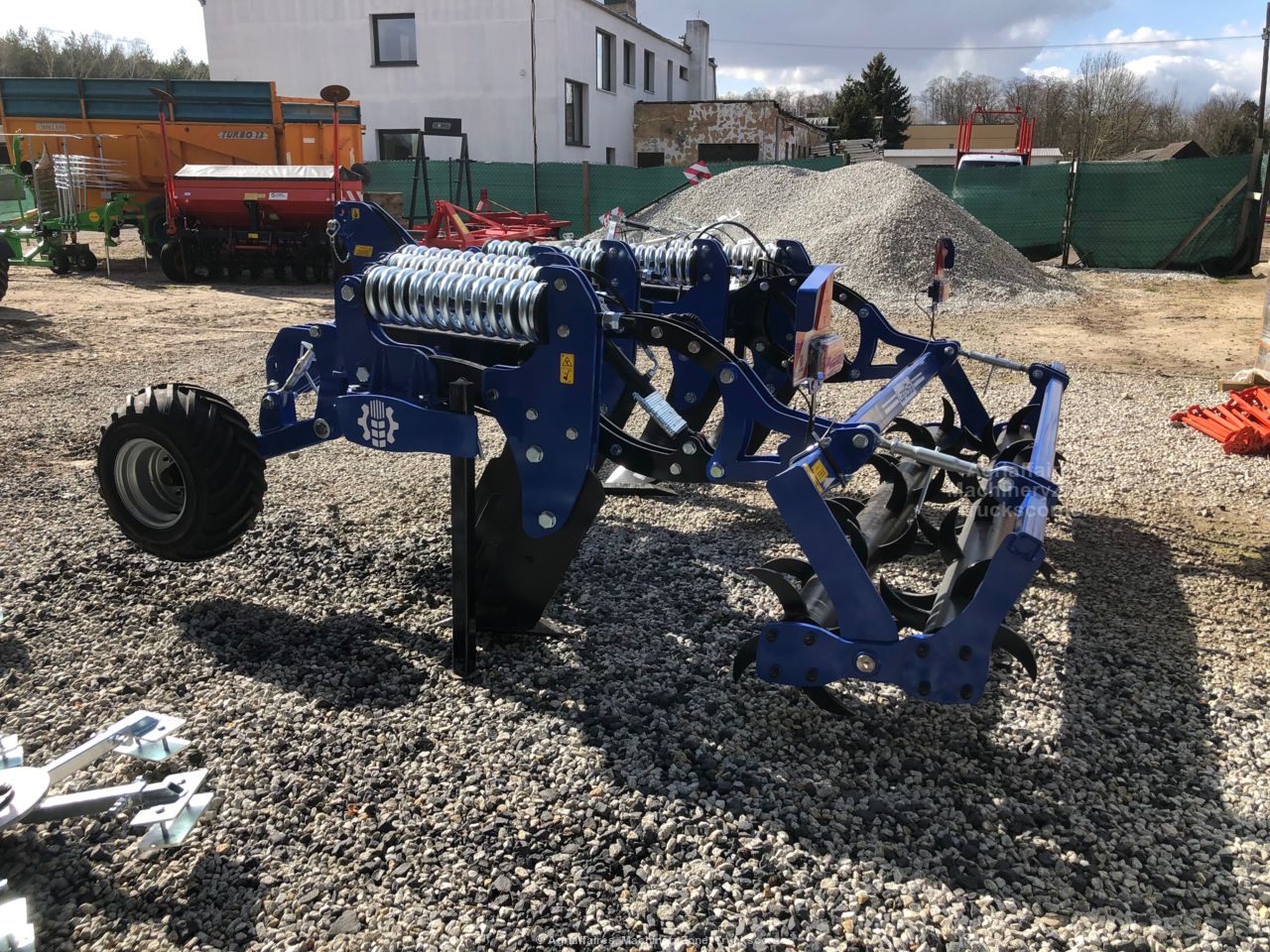 Décompacteur non stop double rouleau avec attelage porté arrière - Landstal_3