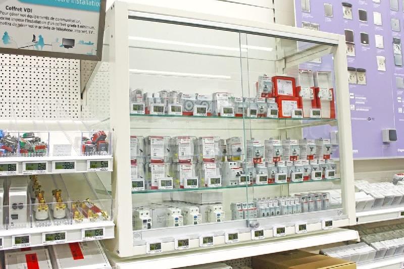 Vitrines idéal phytosanitaire - structure en acier avec portes en verre clair 6mm et serrure à clé_3