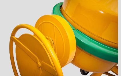 Bétonnière tractable pour mélange de béton sur chantier