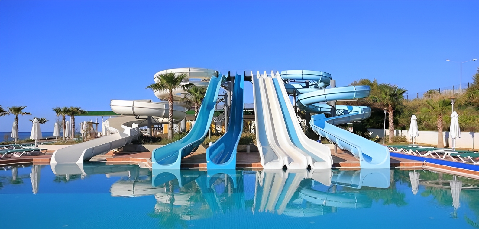 Structure ludique aquatique pour hôtels et campings