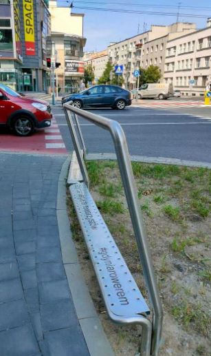 Repose-pied robuste et résistant pour cyclistes