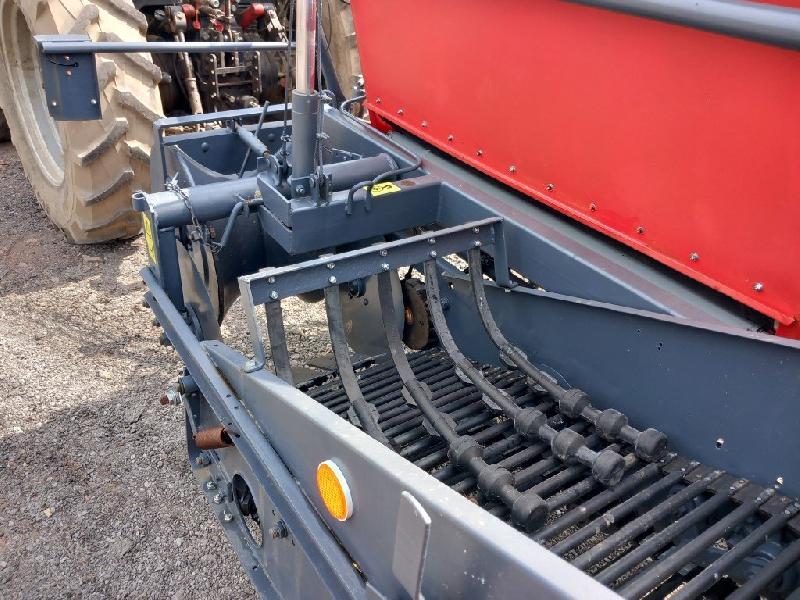 Arracheuse de pommes de terre Bolko Z643 - Occasion - Machine rénovée avec trémie à tapis_3