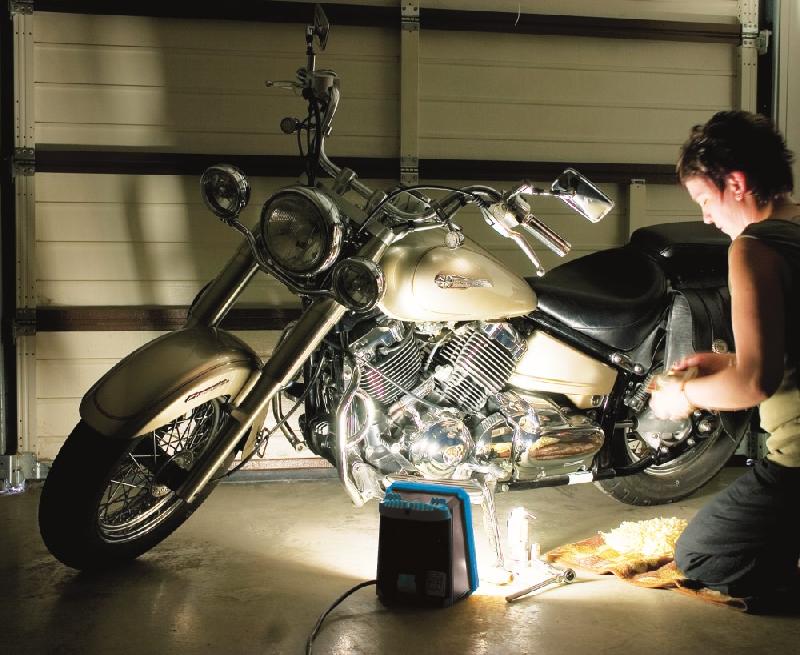 Projecteur de chantier LED Gladiator Mini - 2800 lm, IP54, 3 ans de garantie, prises intégrées, fabrication allemande_3