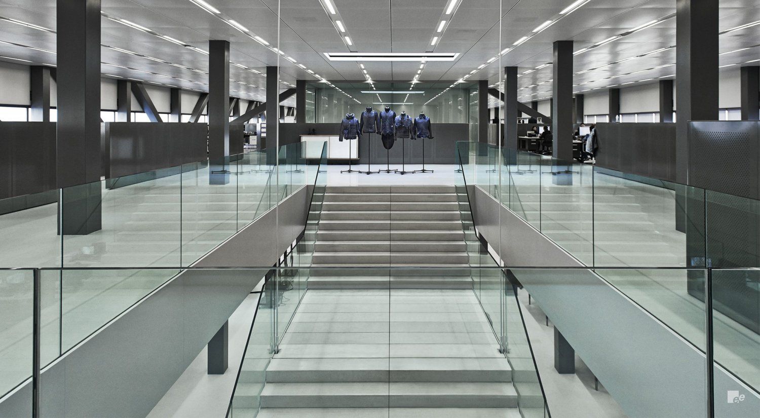 Garde-corps en verre - EeStairs Nederland BV - TransParancy, design discret et normes de sécurité_3