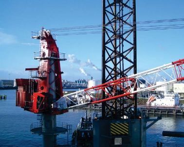 MTC 1900 - grue portuaire offshore Liebherr - capacité de levage max 75t - portée max 60m_3