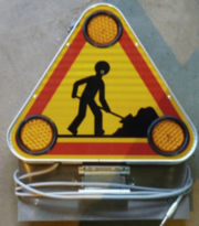 Triangle lumineux rabattable AK5 à LED-Prossed - Triflash véhicule 500 et 700 mm_3