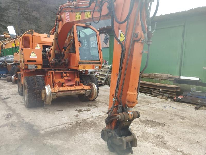 CASE pelle rail route (prix possible pour le lot)_3