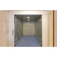 Plateforme élévatrice conforme à la Directive 2006/42/CE