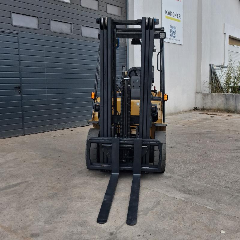 Chariot Élévateur Caterpillar GP25NT Triplex 4.7 m - Puissance Fiabilité_3