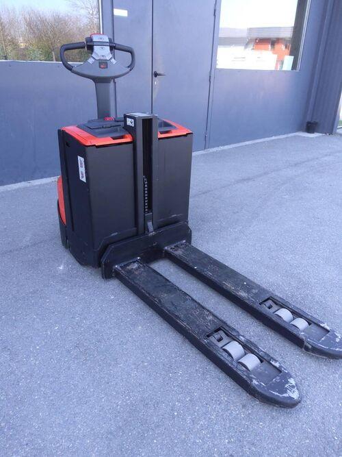 Gerbeur électrique BT SWE080L E001908 - disponible en occasion et en location de courte à longue durée_3