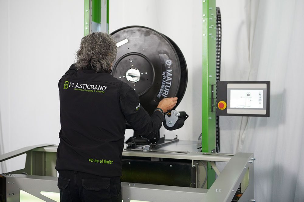 E-maturi 2700 - Machine pour cerclages de palettes Plasticband - Plus de 70 options et 30 couleurs disponibles_3