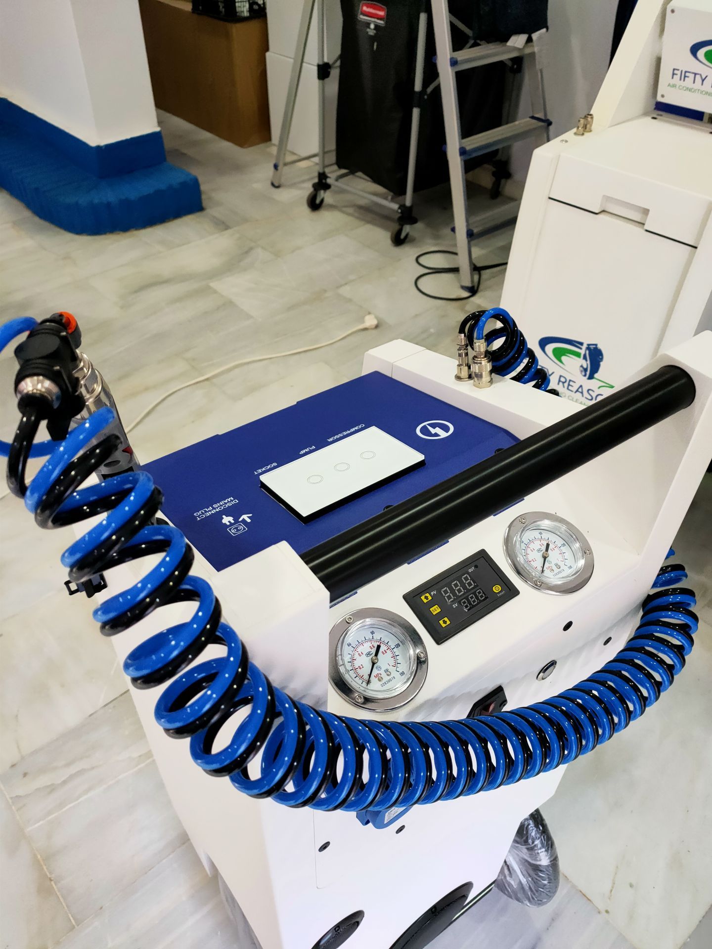 Machine de nettoyage climatisation 12 bars à pression d'air /consommation eau 15 l/h_3