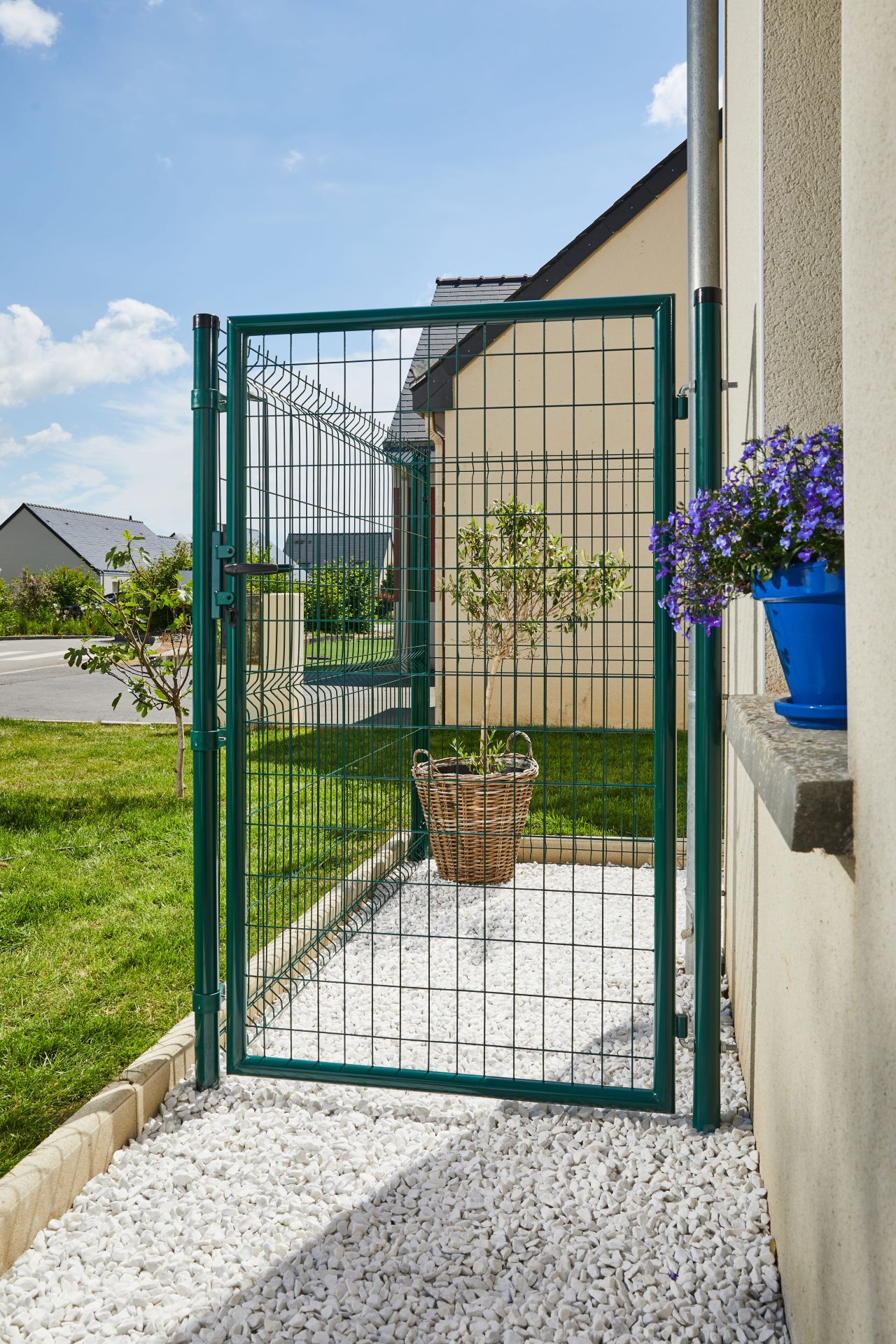 Portillon facile à poser pour potager ou jardin