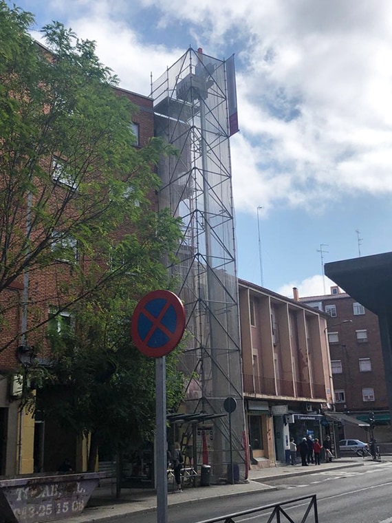 Monte-matériaux avec  une capacité de charge 450 kg pour espaces réduits - MC 450_3