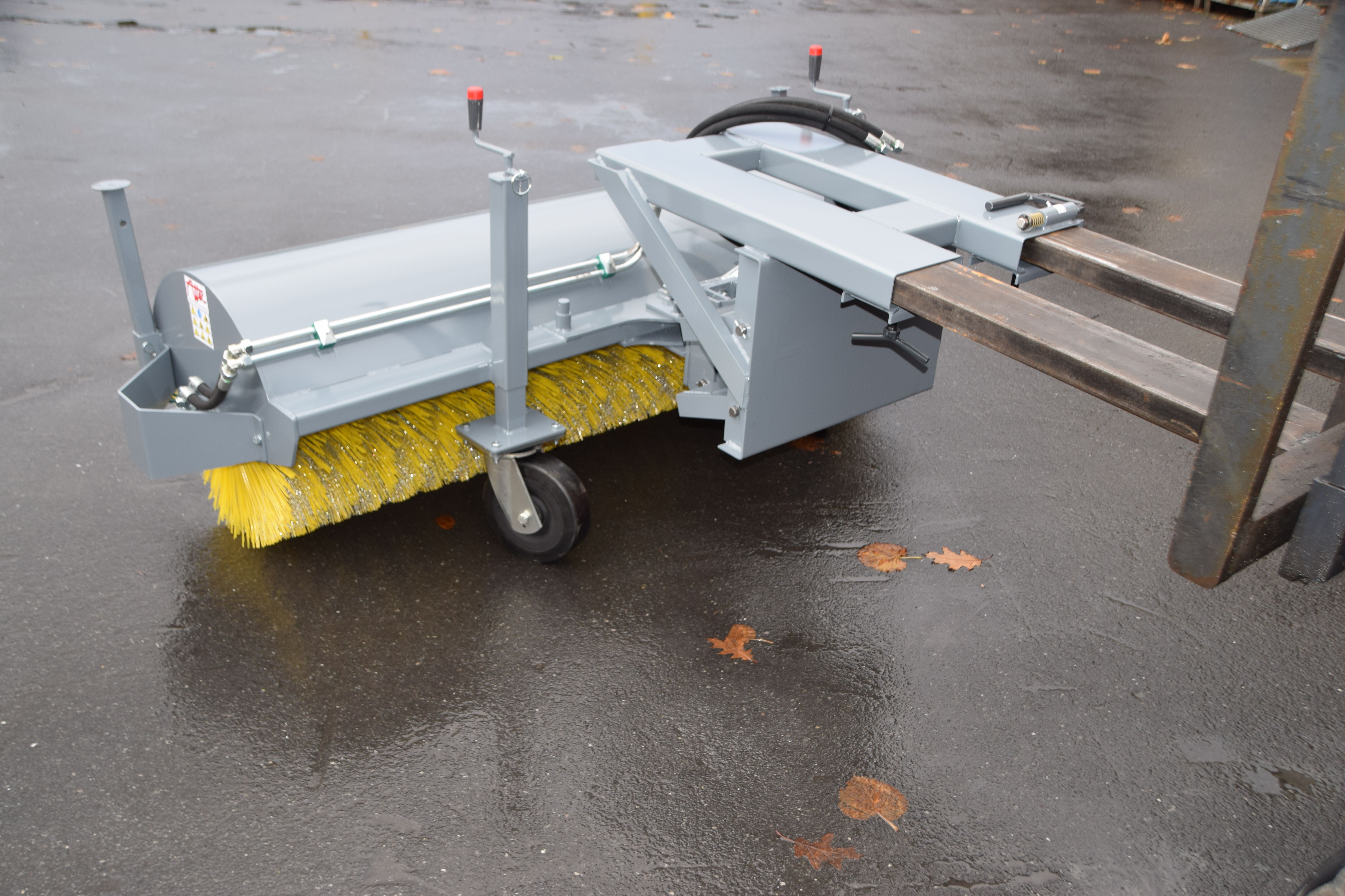 Balayeuse orientable Attec - nettoyage général de débris ou de neige - déplacement manuel 30° gauche/droite - roues anti-usure_3