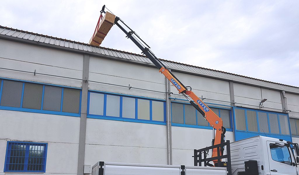 Grue auxiliaire light 80.2 - Effer - Pression 345 bar - Système de gestion électronique Progress 2.0_3