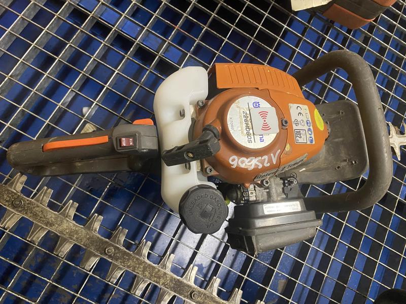 Taille Haie Husqvarna 226HD60S - Lamier 60 cm, écartement dents 28 mm, moteur thermique 23.6 cm³_3