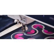 Creative Icon - Machine à broder PFAFF - Grande zone de travail 310mm x 140mm - Écran tactile 10.1