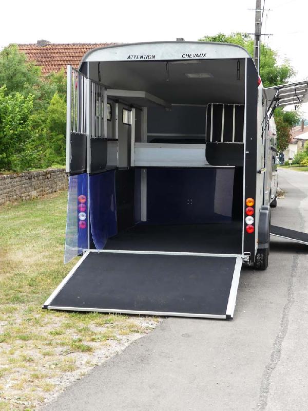 Remorque Van à chevaux CHEVAL LIBERTE MAXI 4 - 4 Places - 478 x 207 x H230 cm - PTAC : 2700 à 3500 kg - Référence SW700Ma12_3
