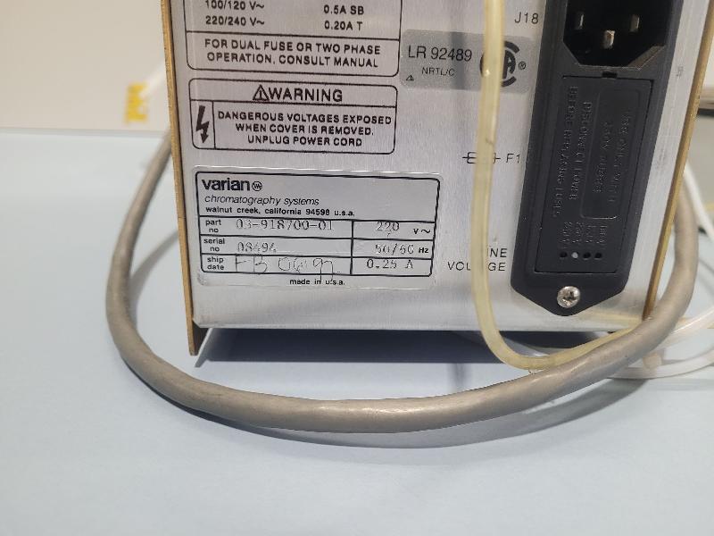 Passeurs2 autosamplers de chromatographe pour pièces CP-8400 et un ancien modèle VARIAN / BRUKER_3