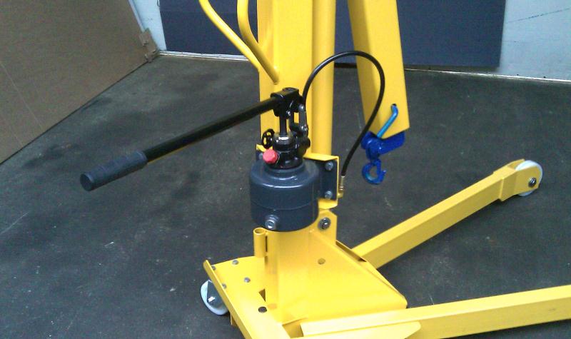 Grue d'atelier repliable - A 1010 REP - grande portée et roues robustes_3