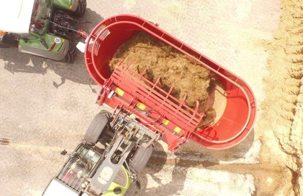 Mélangeuse agricole V-Mix Plus 13-30 2S BVL - Volume 13 à 30 m³ - Compacte et maniable_3