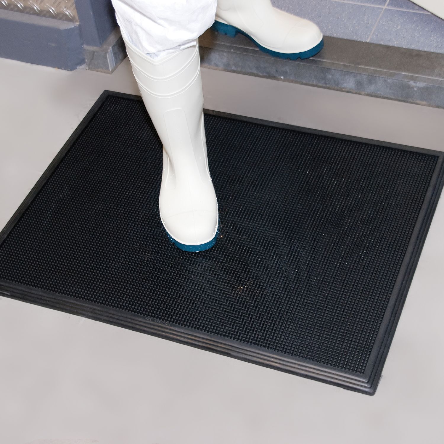 Tapis pour Production alimentaire - Désinfection du bain de pieds Noir - Sani-Trax® 346 Notrax_3