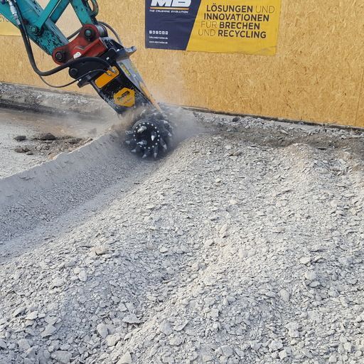 Fraise hydraulique MB-R900 pour pelle hydraulique - 19 à 35 tonnes - Largeur de coupe 1130 mm_3