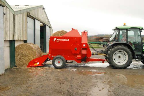 Machine Kverneland 852 pour paillage précis jusqu'à 15 mètres