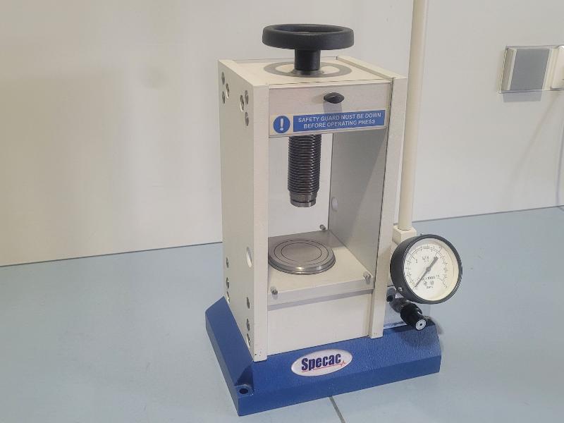 Presse hydraulique manuelle SPECAC 15 tonnes - préparation de pastilles - FTIR_3