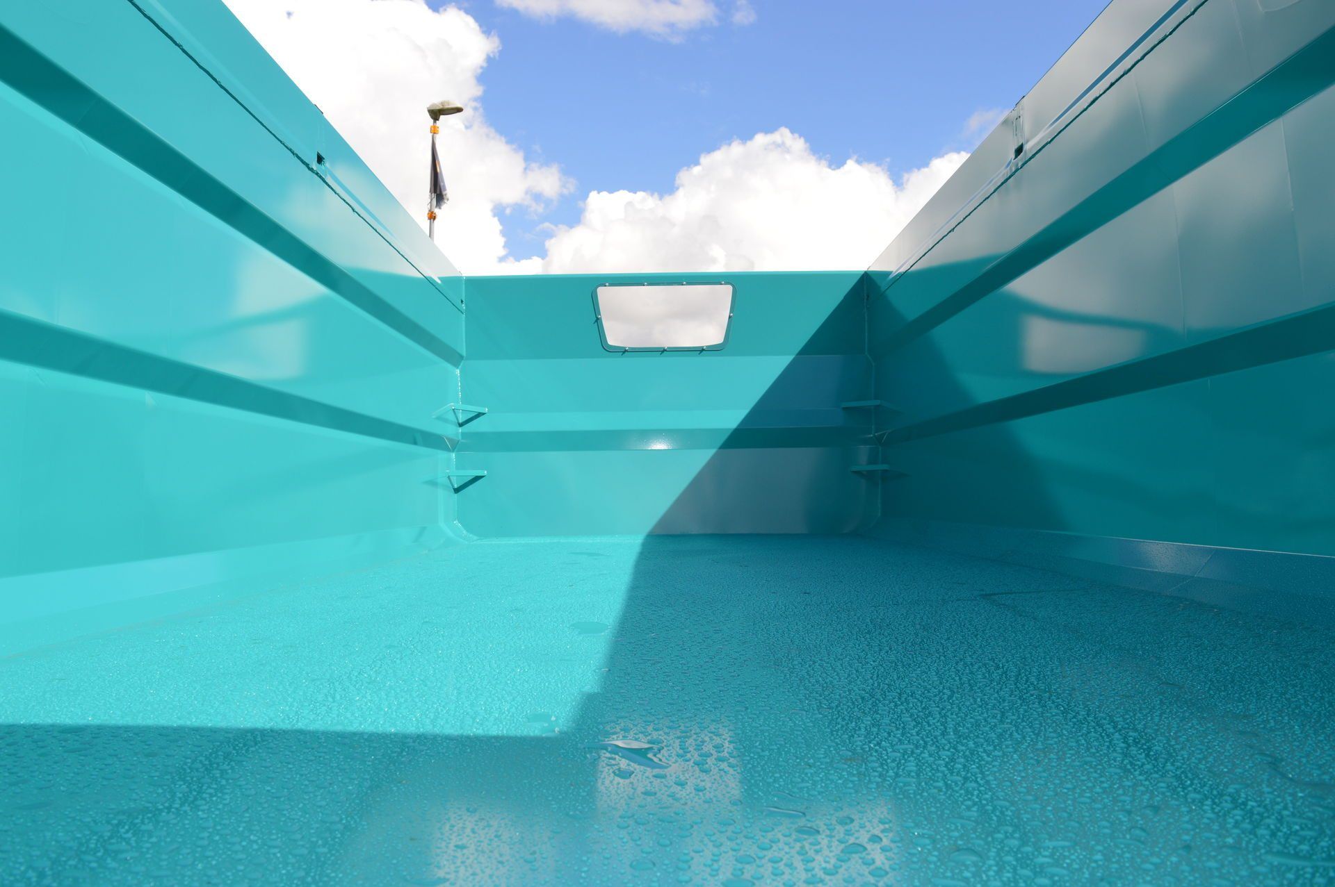 Rollfarm 5830, benne agricole stable avec balancier Rolland et châssis en double UPN