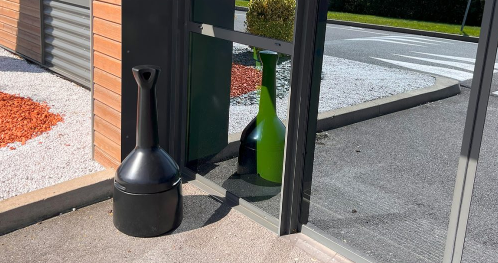 Cendrier sur pied Olbia en PEHD - Résistant UV, intempéries, rouille et chocs - Capacité 15L / 6 500 mégots_3