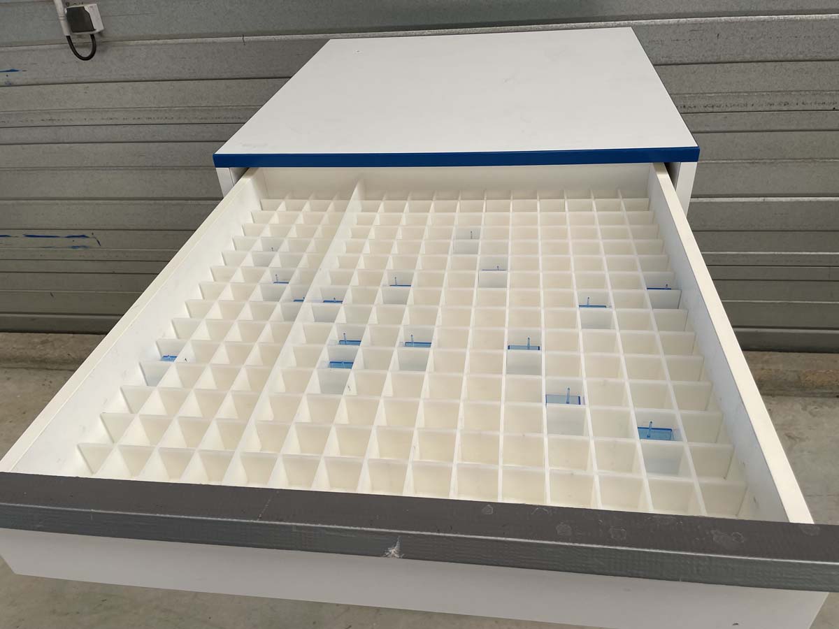 Meuble d'occasion de laboratoire avec tiroirs - ATEX - 9 tiroirs sur pieds métal - P21081148_3