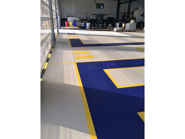 Résine de sol filmogène en polyuréthane bicomposante, idéale pour le marquage et la signalisation au sol - TOPCOLOR TLM_3