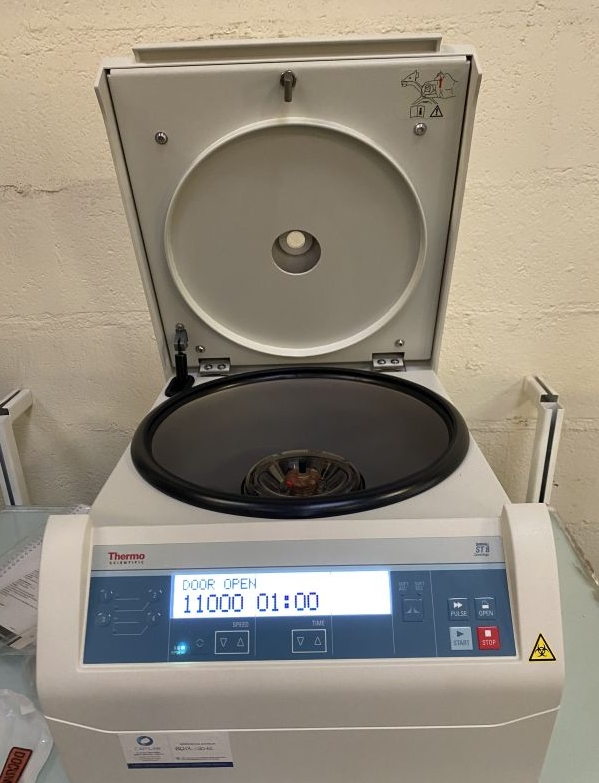 Centrifugeuse de laboratoire d'occasion ThermoFisher Sorval ST8 - Référence P2212-2012_3