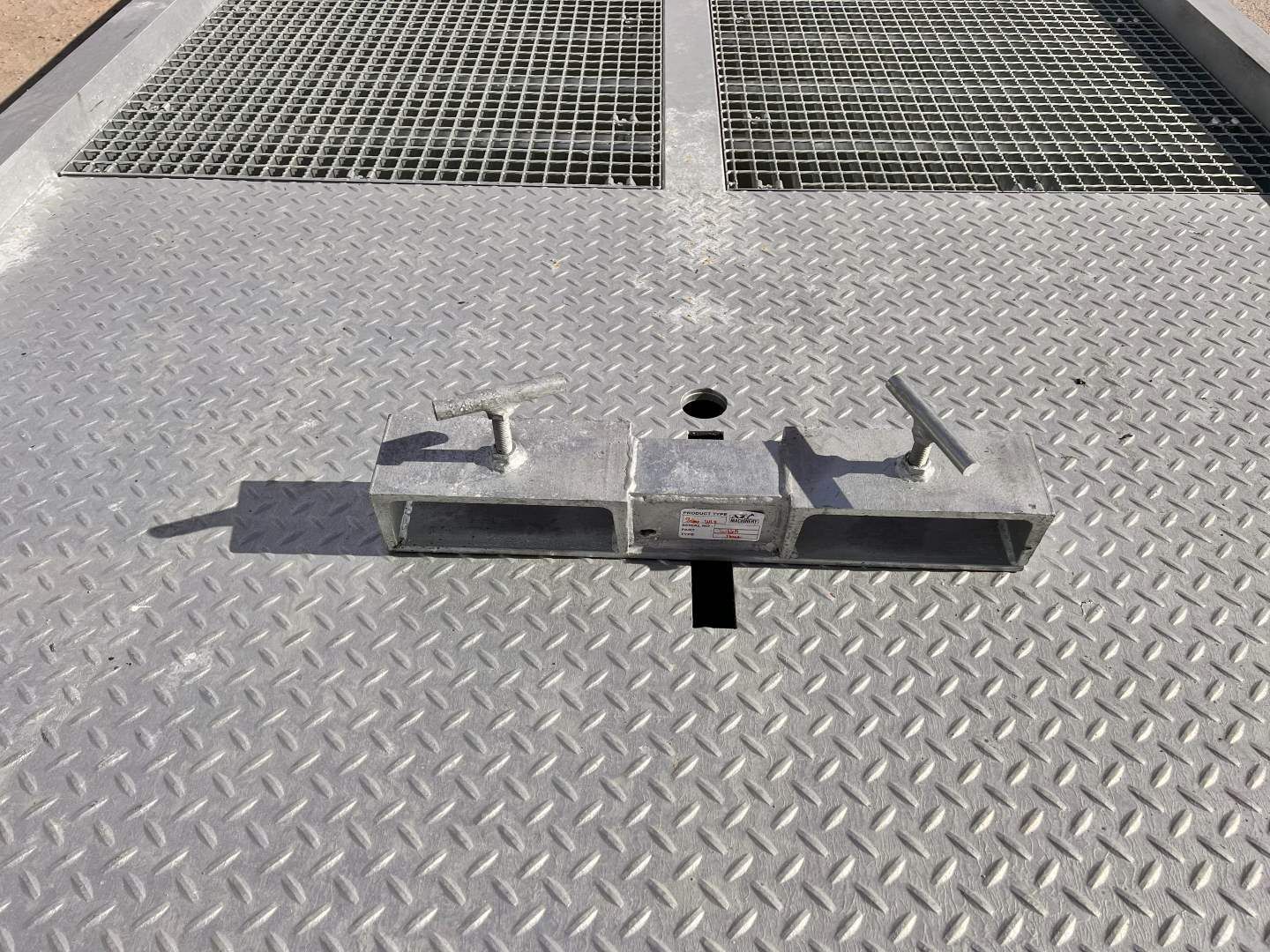 Rampe de quai mobile galvanisée robuste - AZ Ramp Prime WLO - Capacité 8T à 12T - Protection anticorrosion_3