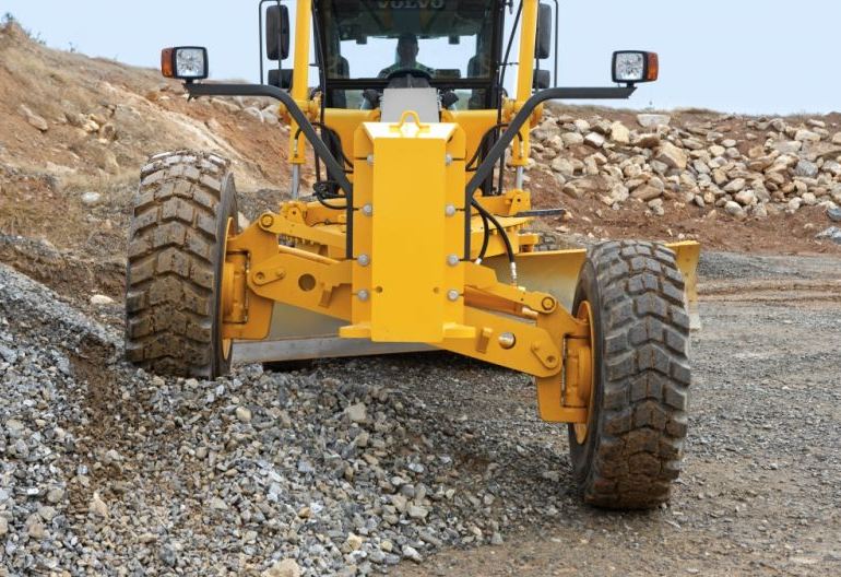 Niveleuses Volvo série B - Polyvalence et efficacité pour le terrassement et déneigement_3