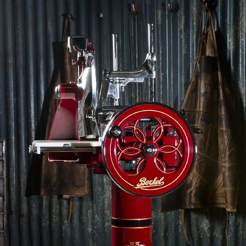 Trancheuse manuelle Volano P15 - Rouge - BERKEL - Lame 285 mm - Artisanale, élégante et haut de gamme_3