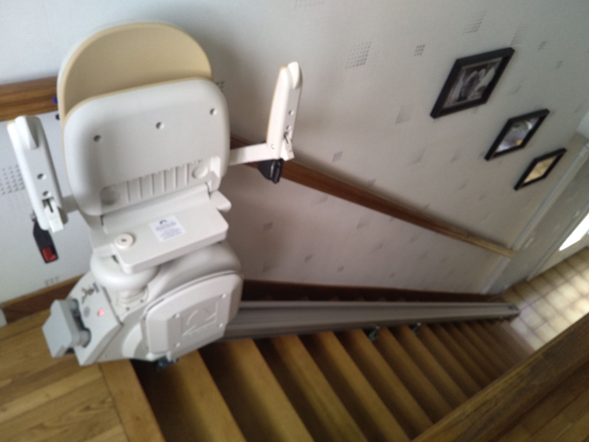 Monte-escalier droit pour un accès complet au domicile - Superglide Acorn 130_3