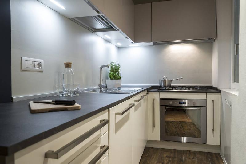 Réglette LED avec détecteur de mouvement - éclairage pratique et économique_3